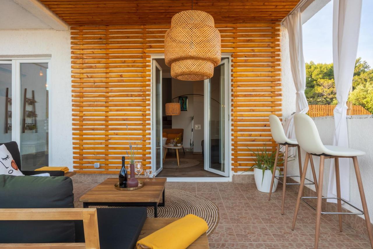 Villa Oasis With Private Pool Милна Екстериор снимка